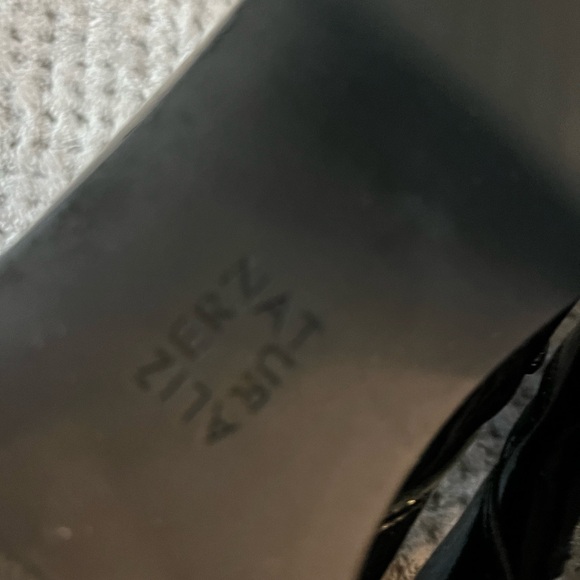 EUC black patent leather Naturalizer boots with stretch panel. - Picture 9 of 11